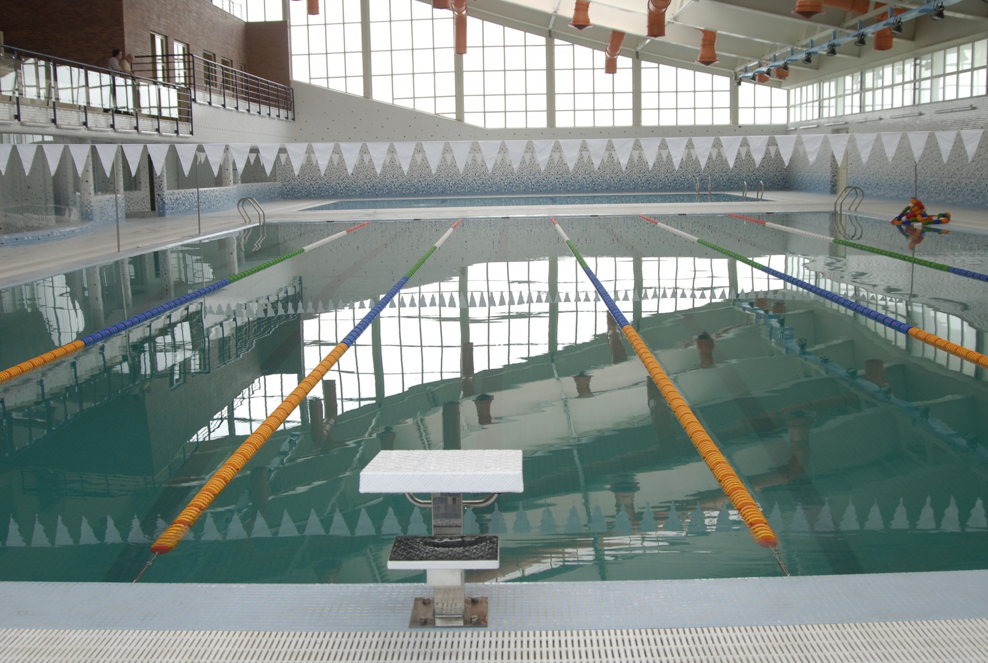 جهت مشاهده سانس های استخر و تعرفه بلیط استخر کلیک نمایید.